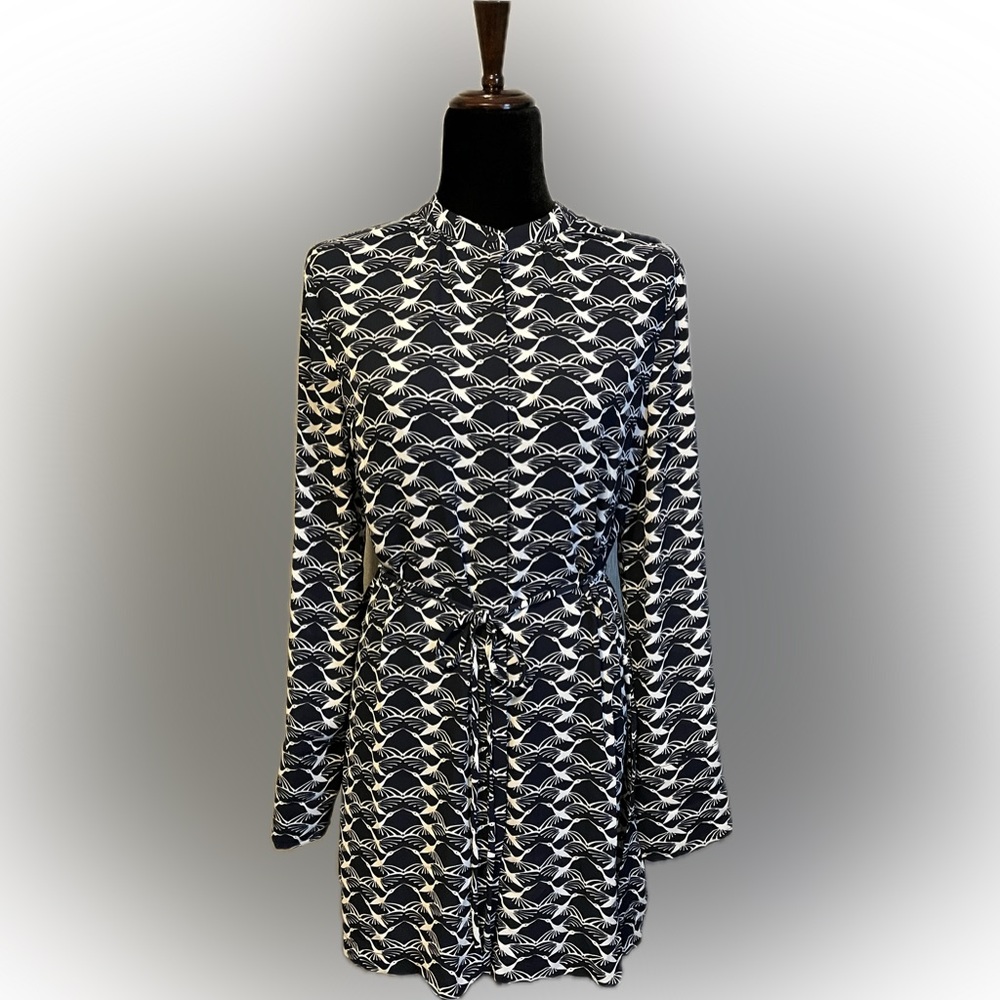 Chico’s Geometric Bird Tunic in Navy and White size M - Picture 2 of 13